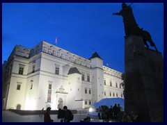 Palace of the Grand Dukes of Lithuania (National Museum) with the Statue of Grand Duke Gediminas on Cathedral Square.